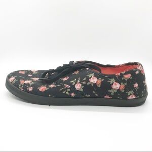Women’s Floral Lace-Up Cute Shoes Sz 7, NWOT